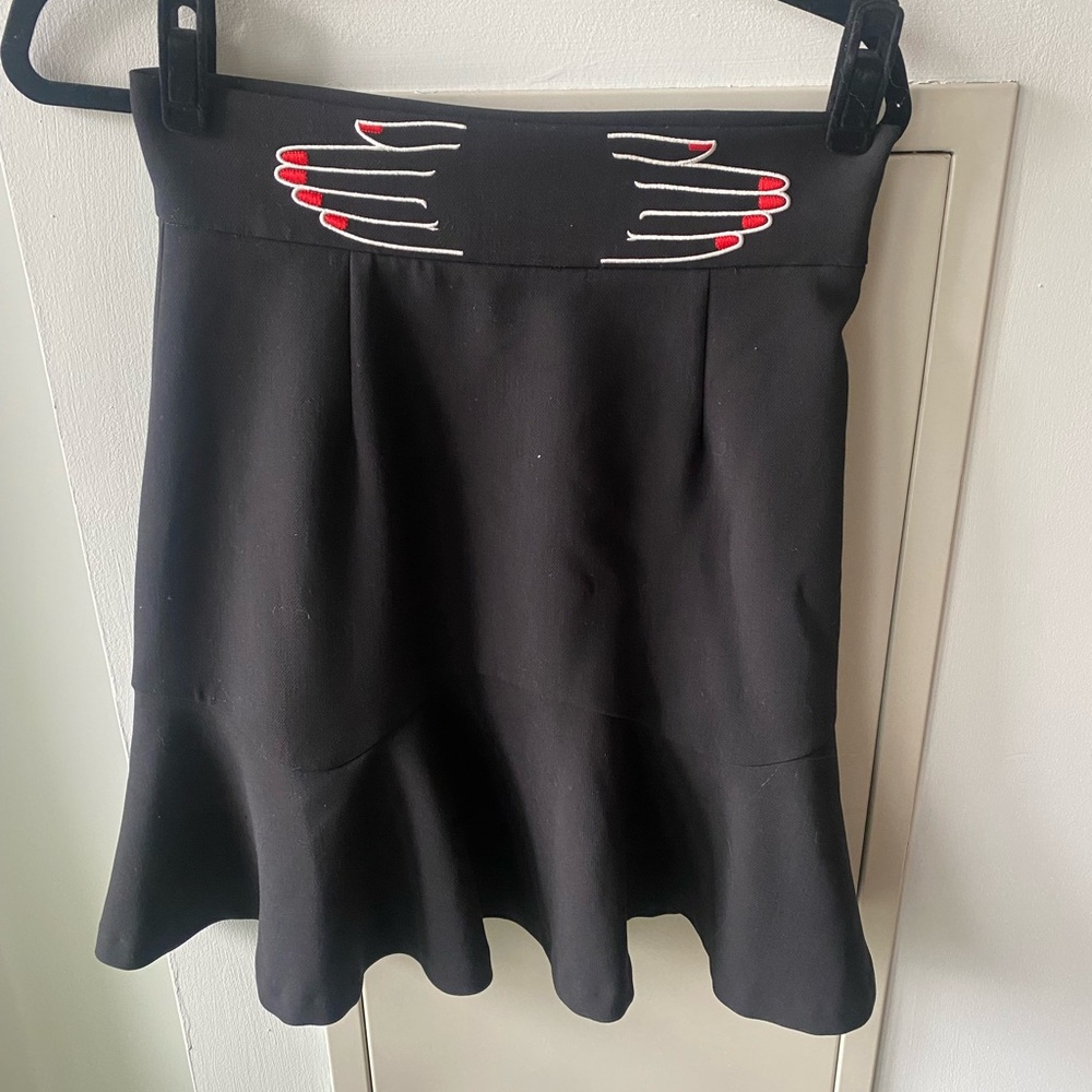 VETTA Black and Red Ruffled Mini Skirt